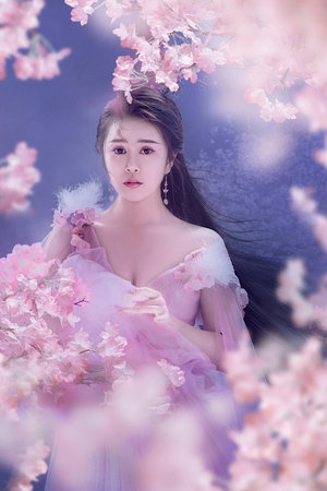 男子在非洲开“手机网吧” 生意火爆